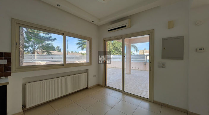 Image No.10-3 Bed House for sale