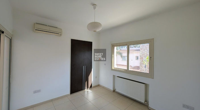 Image No.17-3 Bed House for sale