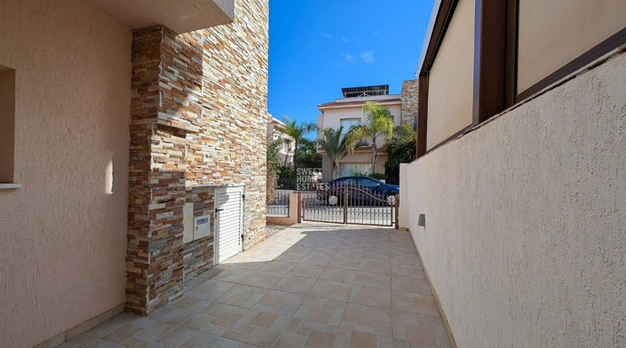 Image No.25-3 Bed House for sale