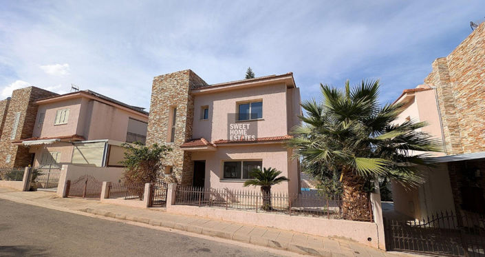 Image No.3-3 Bed House for sale