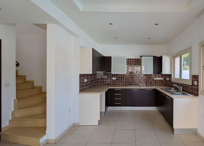 Image No.6-3 Bed House for sale