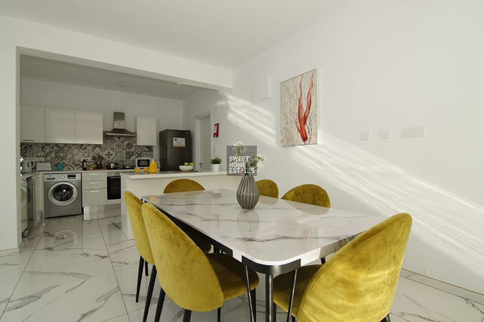 Image No.12-3 Bed House for sale