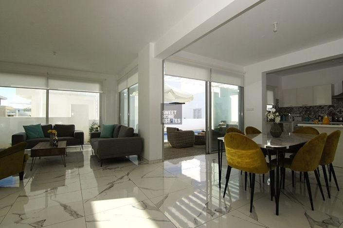 Image No.14-3 Bed House for sale