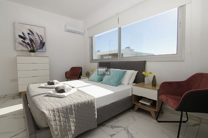 Image No.19-3 Bed House for sale