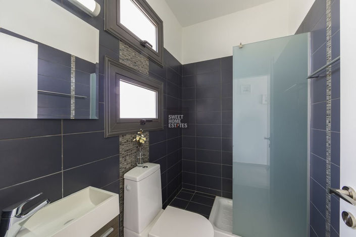 Image No.15-3 Bed House for sale