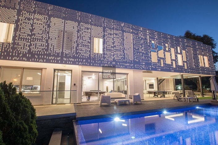 Image No.1-6 Bed House for sale