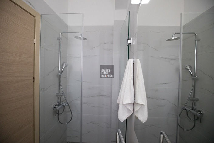 Image No.25-6 Bed House for sale