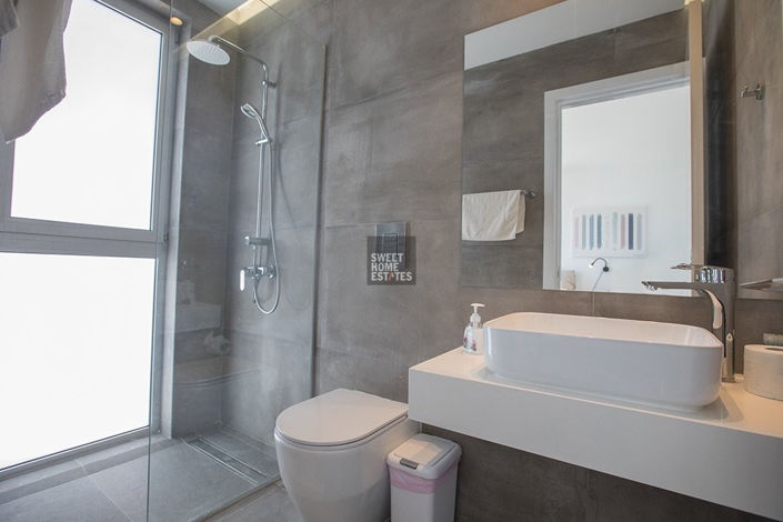 Image No.29-6 Bed House for sale