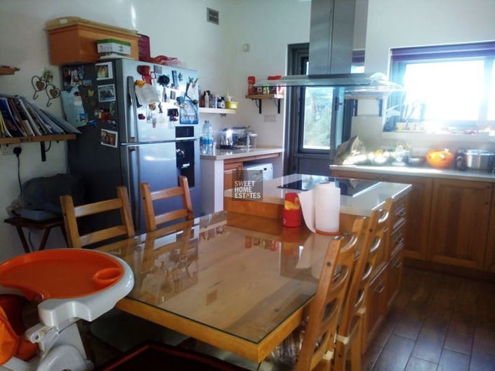 Image No.12-4 Bed House for sale