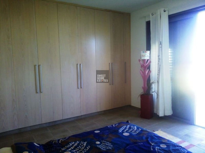 Image No.17-4 Bed House for sale