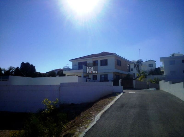 Image No.2-4 Bed House for sale