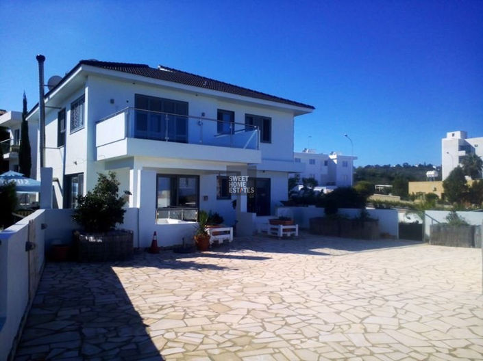 Image No.3-4 Bed House for sale