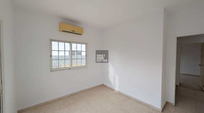 Image No.10-3 Bed House for sale