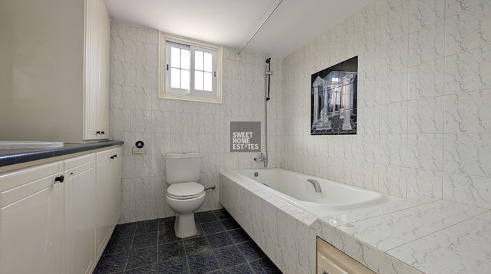 Image No.12-3 Bed House for sale