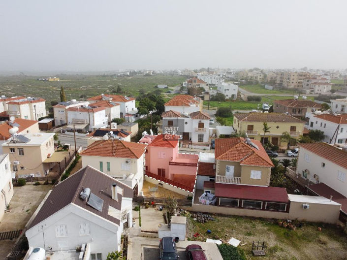 Image No.3-2 Bed House for sale