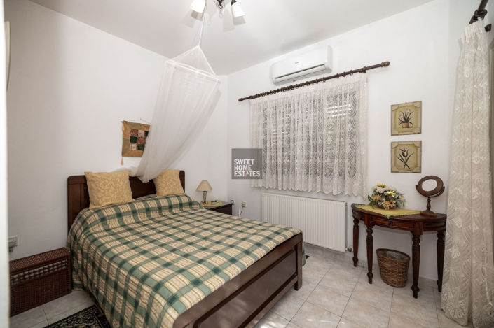 Image No.12-4 Bed House for sale