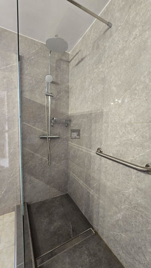 Image No.20-4 Bed House for sale