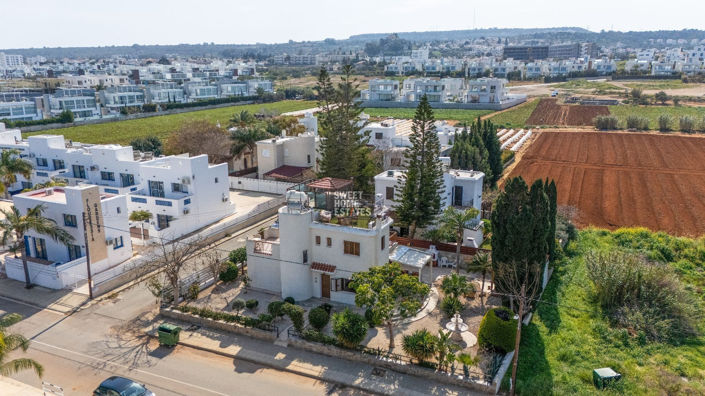 Image No.30-4 Bed House for sale