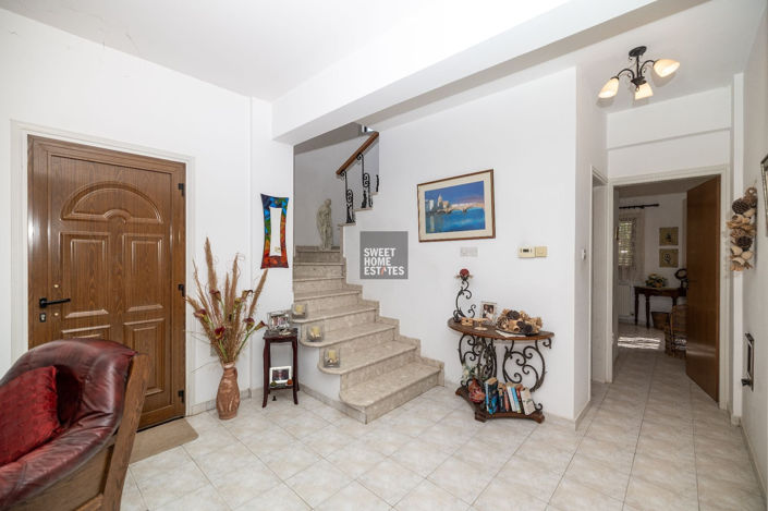 Image No.9-4 Bed House for sale