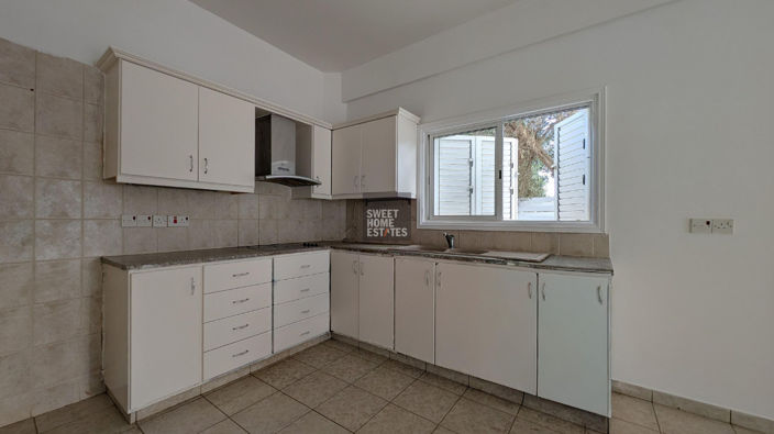 Image No.15-3 Bed House for sale