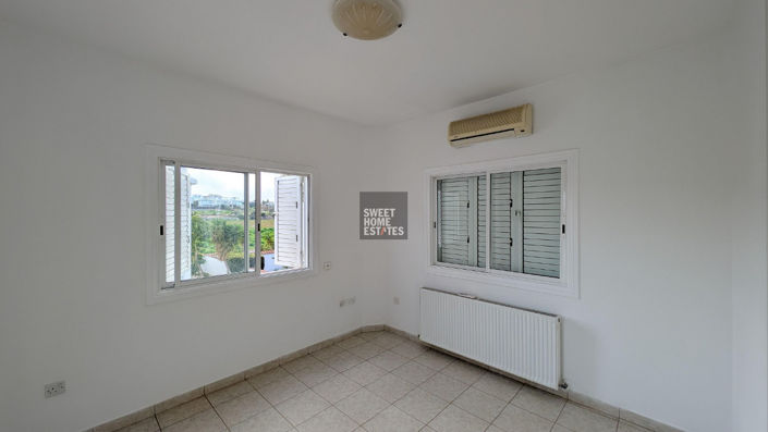 Image No.19-3 Bed House for sale