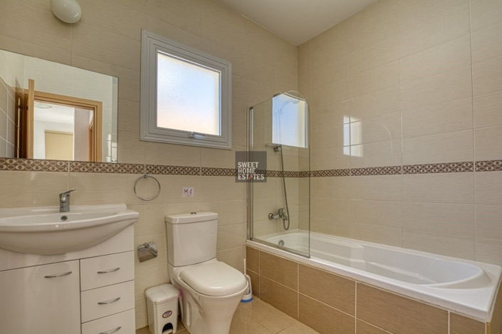 Image No.14-3 Bed House for sale