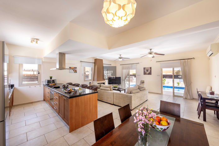 Image No.14-3 Bed House for sale