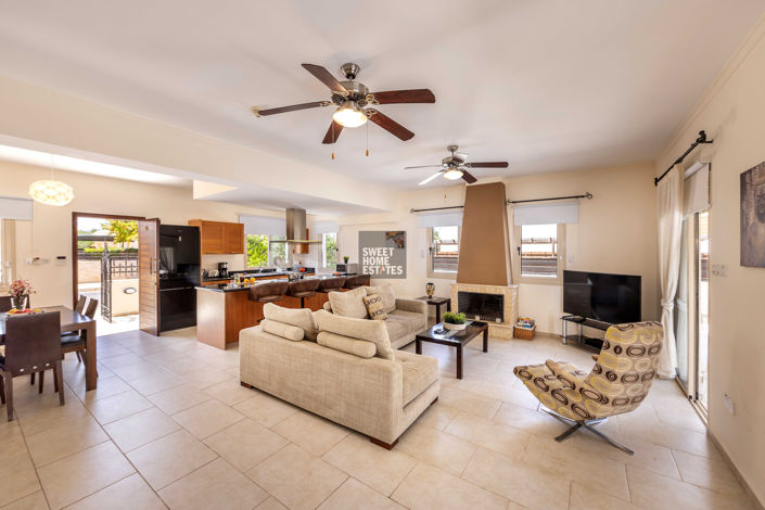 Image No.17-3 Bed House for sale