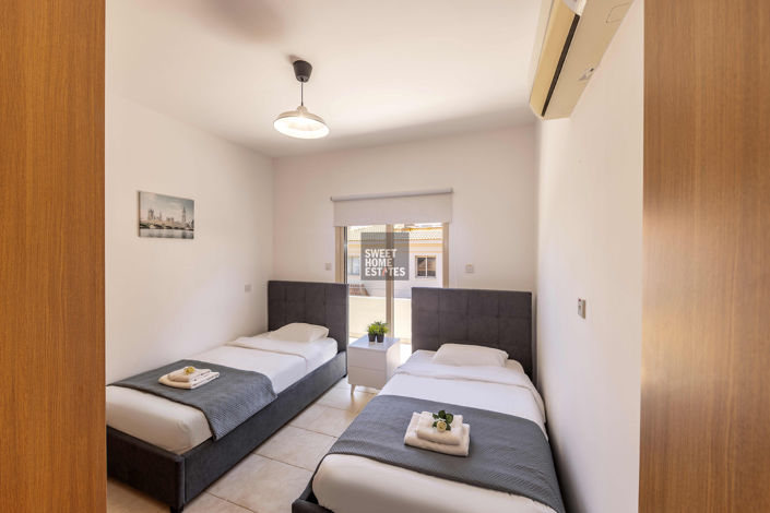 Image No.19-3 Bed House for sale