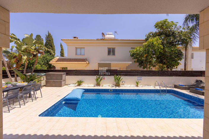 Image No.40-3 Bed House for sale