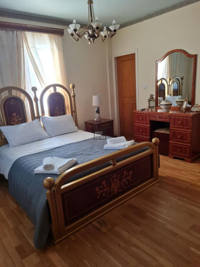 Image No.11-3 Bed House for sale