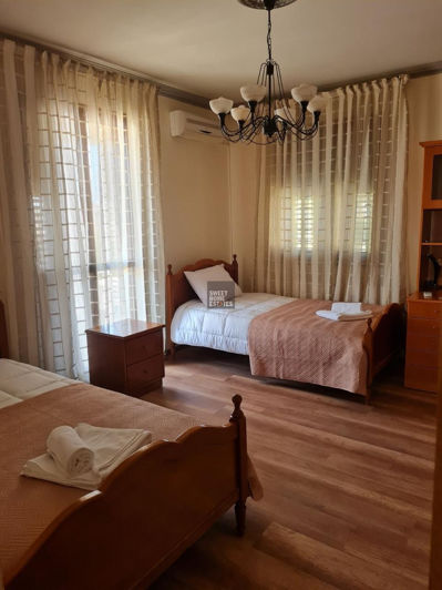 Image No.12-3 Bed House for sale