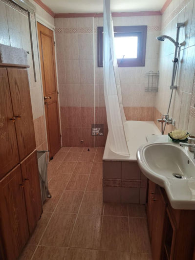 Image No.15-3 Bed House for sale