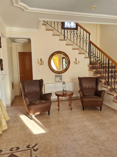 Image No.8-3 Bed House for sale