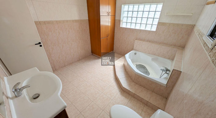 Image No.13-3 Bed House for sale