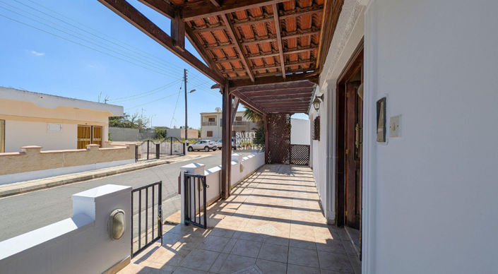 Image No.17-3 Bed House for sale