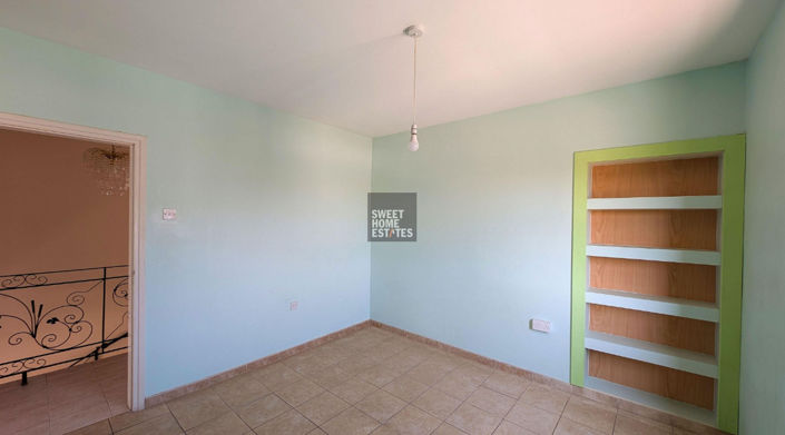 Image No.9-3 Bed House for sale