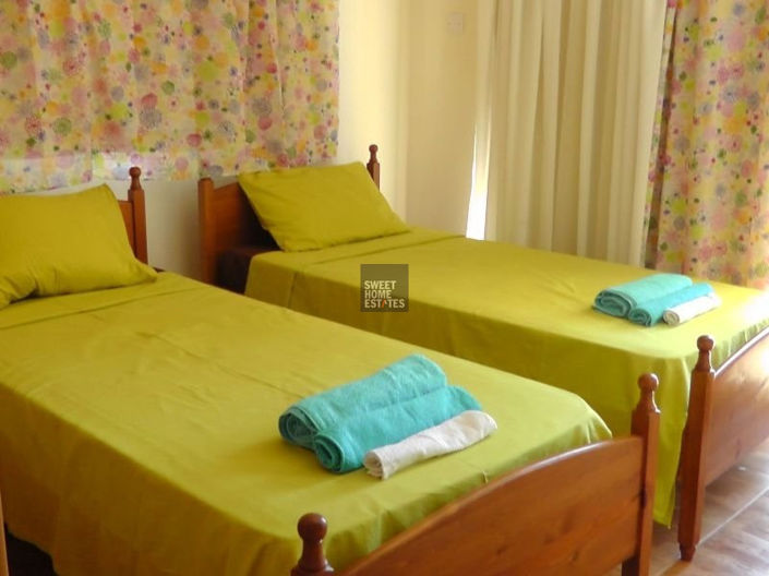Image No.13-3 Bed House for sale
