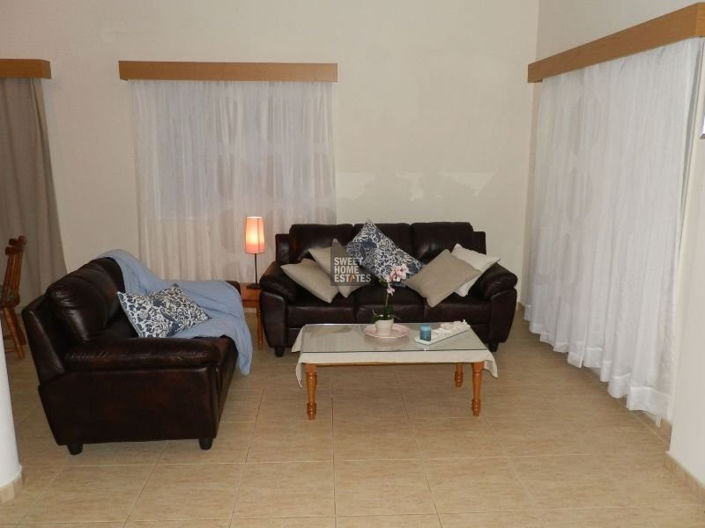 Image No.4-3 Bed House for sale
