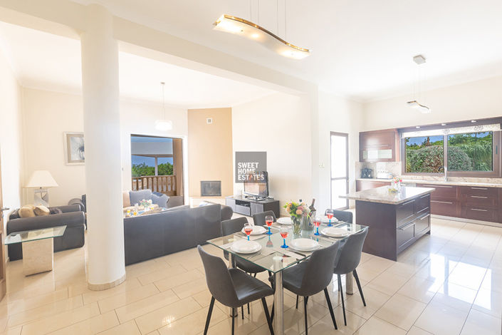 Image No.20-7 Bed House for sale