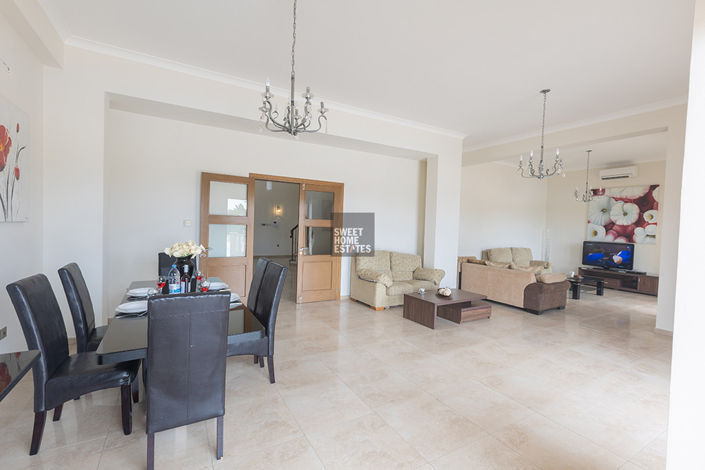 Image No.21-7 Bed House for sale