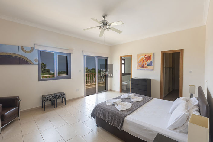 Image No.25-7 Bed House for sale