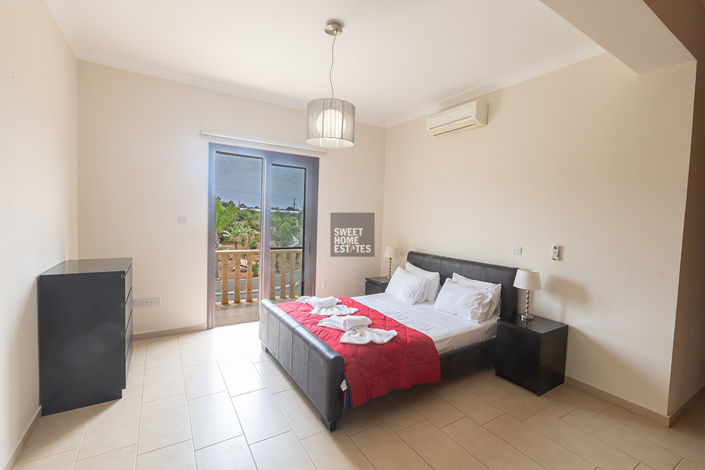 Image No.27-7 Bed House for sale