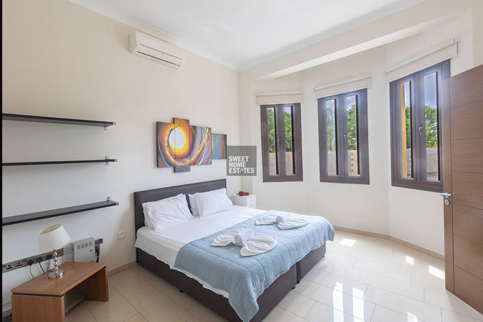 Image No.31-7 Bed House for sale