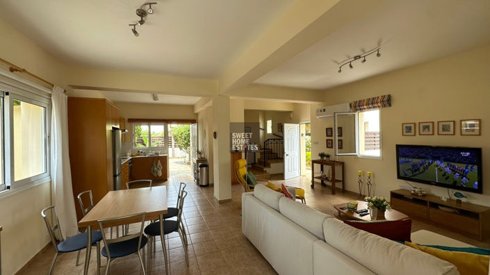 Image No.3-3 Bed House for sale