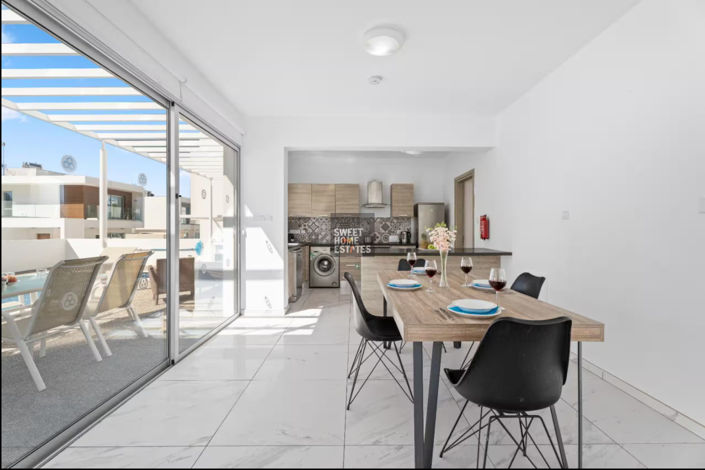 Image No.8-3 Bed House for sale