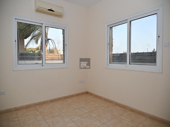 Image No.11-3 Bed House for sale