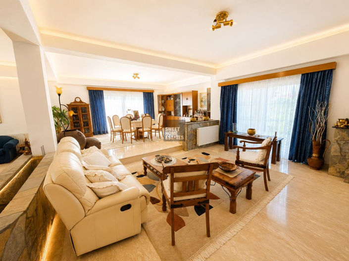 Image No.15-4 Bed House for sale