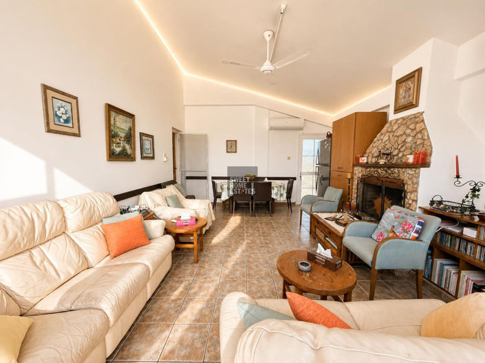 Image No.16-4 Bed House for sale