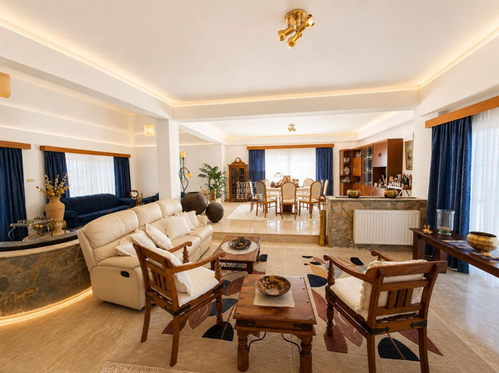 Image No.17-4 Bed House for sale